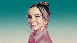 Vivian Givens's Instagram, Twitter & Facebook