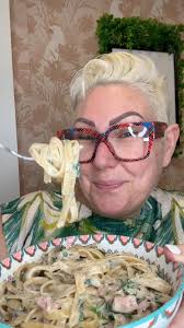 The Ultimate Zucchini Slice 💚 Perfect for Meal Prep! The recipe is in the  comments. ⬇️ Hey friends! If you're hunting for a super simple,  veggie-packed dish that works for every meal,