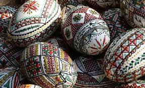 O întreagă tradiţie păstrată de sute de ani se ascunde în modelele şi culorile. Incondeierea OuÄƒlor De PaÈ™te In Romania O Nemuritoare TradiÈ›ie RomaneascÄƒ Imperialtransilvania