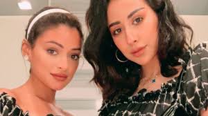 احتفل الفنانان والزوجان فرح الهادي وعقيل الرئيسي بحفل زواجهما مرة أخرى، الأمر الذي أثار في هذا المقال تقدم لك مجلة عروس كواليس زفاف فرح الهادي وعقيل الرئيسي ، تابعي معنا ÙØ±Ø­ Ø§Ù„Ù‡Ø§Ø¯ÙŠ Ù…Ø§ Ø¹Ø±ÙØª ÙˆØ´ ØªØ³ÙˆÙŠ Ø¨Ø´Ø¹Ø± Ø§Ø®ØªÙ‡Ø§ Ø´ÙˆÙ‚ Youtube