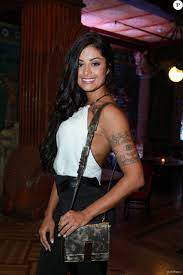 A tatuagem é a cereja do bolo, declarou outro fã. Aline Riscado Escolheu Uma Blusa Decotada Que Mostrou Sua Nova Tatuagem Feita Com Felipe Roque So Coisas Boas Purepeople