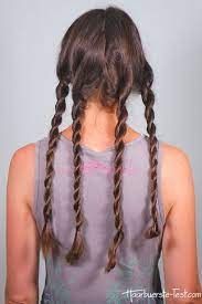 Er wird schnell heiß und zaubert bei den meisten nutzerinnen schöne, haltbare locken. Locken Ohne Hitze 16 Varianten Zum Locken Machen Im Praxis Test Praxis Tests