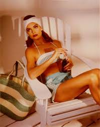 Tracy Scoggins - Free pics, galleries & more at Babepedia