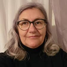 Joan Roach's Instagram, Twitter & Facebook