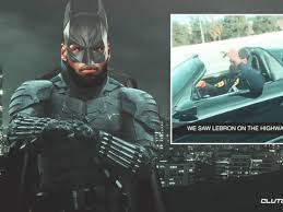 Lebron james y su cochecito de un millón de dólares (mínimo). Lebron James Goes Full Batman Mode With Masked Ride In Rare 1 Million Porsche