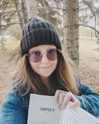 𝗔𝗨𝗗𝗜𝗢𝗕𝗢𝗢𝗞 𝗥𝗘𝗩𝗜𝗘𝗪] 𝗧𝗵𝗲 𝗙𝗮𝘃𝗼𝗿𝗶𝘁𝗲𝘀 • 𝗟𝗮𝘆𝗻𝗲  𝗙𝗮𝗿𝗴𝗼 𝗡𝗮𝗿𝗿𝗮𝘁𝗲𝗱 𝗯𝘆: 𝗖𝗵𝗿𝗶𝘀𝘁𝗶𝗻𝗲 𝗟𝗮𝗸𝗶𝗻,  𝗟𝗼𝘂𝗶𝘀𝗮 𝗭𝗵𝘂, 𝗔𝗺𝘆 𝗟𝗮𝗻𝗱𝗼𝗻, 𝗘𝗹𝗲𝗻𝗮 𝗥𝗲𝘆, 𝗩𝗮𝗹𝗲𝗿𝗶𝗲  𝗥𝗼𝘀𝗲 𝗟𝗼𝗵𝗺𝗮𝗻, 𝗦𝘂𝘇𝗮𝗻𝗻𝗲 ...