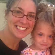 Nicole Roschak Hill (@nfhill)