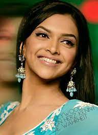 Presenting the lyrical video of the song jag soona soona lage from the bollywood movie om shanti om. Deepika Padukone In Om Shanti Om Bollywood Makeup Deepika Padukone Style Vintage Bollywood