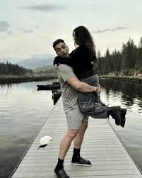 couple goal yes or... yes?! @tori kelly _ #torikelly #victoriakelly  #torikellymurillo #andremurillo #Murilo #torikellyandre #toriandandre  #couple #distance #toraays #newmusic #newsong