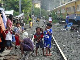 Apabila seseorang mempunyai pendapatan di bawah gk. Bukan Lewat Bansos Pemerintah Diminta Ubah Cara Kurangi Kemiskinan Bisnis Liputan6 Com