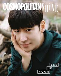 cosmopolitankorea 《Cosmopolitan  Shine》回歸✨這次是演員#LeeJehoon（@leejehoon_official）的版本。 活躍於媒體界的李帝勳的一切都收錄在一本書中。  這一切都是關於他對電影的熱情和熱愛，他個人的一面，他對電影和音樂的品味，他對粉絲的真誠話語，李帝勳自己的電影 ...