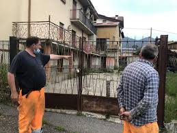 Piena proprietà del compendio immobiliare a destinazione turistico ricettiva denominato borgo blu poggio , con area di pertinenza. Sorisole La Casa Dell Impresario All Asta Per Due Rate Di Mutuo In Ritardo Ora E In Vendita Al Quadruplo Corriere It