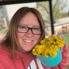 Stephanie Dieter's Instagram, Twitter & Facebook