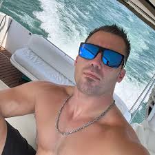 What are some better and affordable 4 channel amplifiers for powering 4  DS18 8" Neo marine speakers?