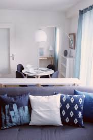 Von dort geniessen die bewohnerinnen und bewohner eine wunderschöne aussicht auf ein naturnahes umfeld. Wohnung Gestaltung Bei Genf Wohnungsgestaltungschwe