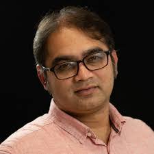 Ellen Hodson's Instagram, Twitter & Facebook