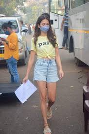 Get all the latest news and updates on 14 phere only on news18.com. Kriti Kharbanda Snapped On The Sets Of Her Upcoming Film 14 Phere