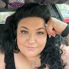 Kaley Harris's Instagram, Twitter & Facebook