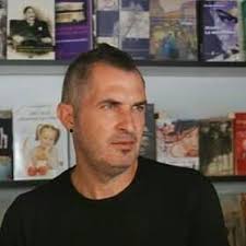 La Dama Culta, afortunado encuentro con el libro en el centro de Huelva -