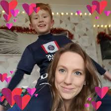 Three bed end terraced house with driveway and side gate front and back  garden tn12 Im looking for three but four better with parking and garden