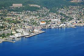 Molde lies by the romsdalsfjord in fjord norway, between famous attractions like the romsdalseggen, trollstigen, and the atlantic road. Molde Harbour In Molde Norway Harbor Reviews Phone Number Marinas Com