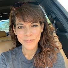 betty reyes (@bettygurru)