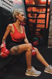 Родилась будущая звезда блогинга в одном из небольших поселков ленинградской области. Nastya Ivleeva Biografiya Lichnaya Zhizn