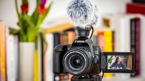 Si eres de los que no conoce la diferencia o crees que se equivocaron al escribir, te explicamos sus características y te básicamente la diferencia entre estos dos tipos de creadores de contenido es que unos escriben en blogs y los otros graban videos. Vrei SÄƒ Te Apuci De Vlogging Uite De Ce Ai Nevoie LecÅ£ia De DicÅ£ie