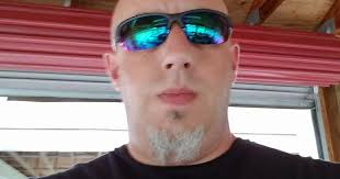 Bowling: Parker shakes off wrist pain to excel