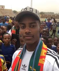 Alexander Isak has recently started following worflags