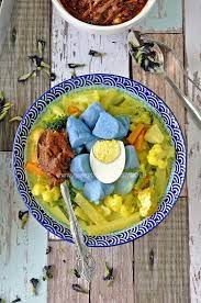 Untuk menjadikan lebih sedap, boleh ditaburkan bersama tempe goreng rangup dan ikan bilis goreng. Lontong Gaya Baru Sayur Lodeh Dan Nasi Impit Bunga Telang Yang Memukau Dan Sedap Qasey Honey