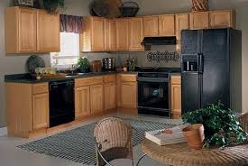 If you haven't yet located an interest in anything some of the most accumulated things that fit with a kitchen décor are colanders, bottles, cookie jars, clocks, and silverware. Kitchen Design Ideas Kitchen Decor Ideas For Oak Cabinets