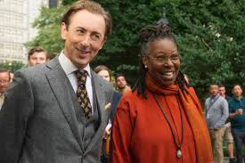 Whoopi goldberg is one of the most successful and established african american actresses. Instinct Bild Alan Cumming Whoopi Goldberg 6 Von 30 Filmstarts De