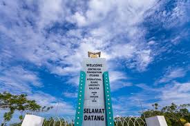 Iium operates under the direction of a board of governors with representatives from the eight sponsoring governments and the oic. Centre For Foundation Studies Iium Home Facebook