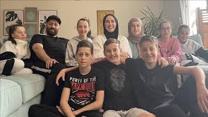 كل شويا توقع في مطب كل مطب اسخن من التاني غرقانه. Ø£Ù… Ù„ØªÙˆØ£Ù… Ø³Ø¯Ø§Ø³ÙŠ Ø§Ø¹ØªÙ†Ø§Ù‚ Ø§Ù„Ø¥Ø³Ù„Ø§Ù… ÙŠØºÙŠØ± Ø­ÙŠØ§Ø© Ø³ÙŠØ¯Ø© Ø£Ù„Ù…Ø§Ù†ÙŠØ© Ù†ÙŠÙˆØ² ÙÙˆØ± Ù…ÙŠ