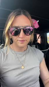 Courtney Cogdell's Instagram, Twitter & Facebook