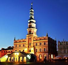 Market sieci castorama powstał w starym mieście koło konina. Rynek Przewodnik Po Zamosciu I Roztoczu Strona 3
