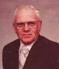 Reggie Hooker's Instagram, Twitter & Facebook