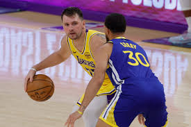 Lakers Win Wild One Over The Spurs