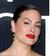 Get Ashley Graham's Go-to Red Lipstick for Less Than $11 si_lifestyle