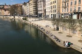 Prendre soin de soi pendant le confinement. Mesures De Freinage Renforcees Anti Covid Le Rhone Repasse Dans Une Sorte De Confinement