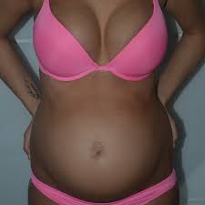 Slik beregner vi graviditetsuke og fosterets alder. Ranvei Charlotte Heitmann 22 Fullgatte Uker Magebilder