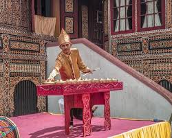 Pts 1 seni budaya sd kelas 6 jalur garis lantai yang dilewati penari disebut a. Lengkap Tari Randai Asal Sejarah Pola Gerakan Video