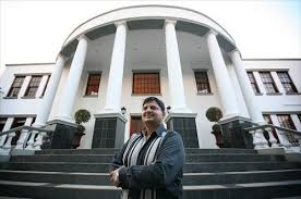 In '86, '87 i was part when other leaders were arrested and became part of the national if some of his comrades are to be believed, magashule exaggerated his struggle credentials. How Much Did The House Tshepiso Magashule Was Evicted From Fetch At Auction