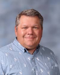 Gordon Dotson's Instagram, Twitter & Facebook