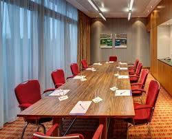 A modern frankfurt airport hotel in the squaire building, above the ice train station. Hilton Garden Inn Frankfurt Airport In The Squaire