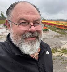 Dad of 8 Found Dead at Home Holding Bodies of His 2 Sons