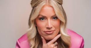 Leslie Gruber's Instagram, Twitter & Facebook