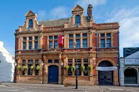 This wetherspoon pub, is in the best location. The Last Post Wetherspoon Hotel Southend On Sea Uk Booking Com