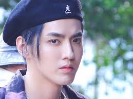 Wu yifan) (زادهٔ ۶ نوامبر ۱۹۹۰) که با عنوان هنری کریس (به کره‌ای: Kris Wu Rumored To Join Luhan And Tao In Produce Camp 2020 Gma Entertainment